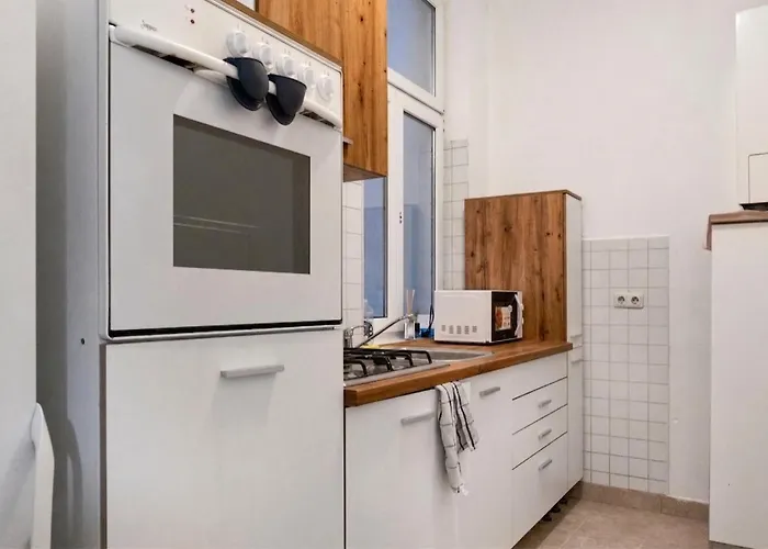 Modern 2br & 1lr Near Westbahnhof For 6 Guests Apartment Vienna