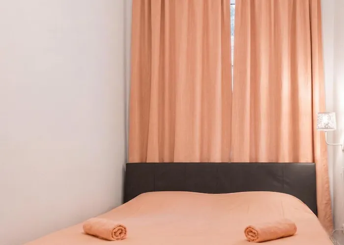 Modern 2br & 1lr Near Westbahnhof For 6 Guests * Vienna