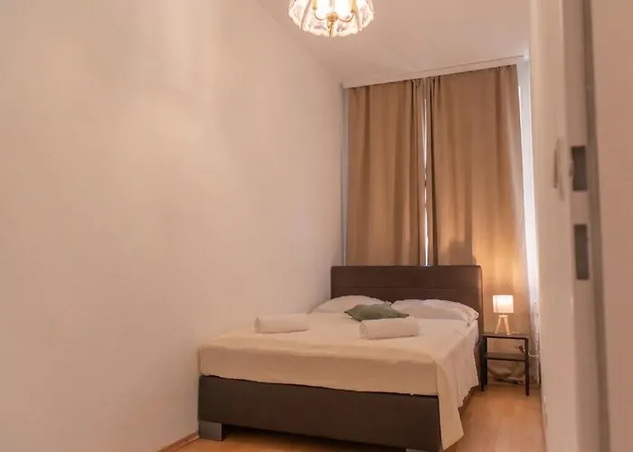Modern 2br & 1lr Near Westbahnhof For 6 Guests *