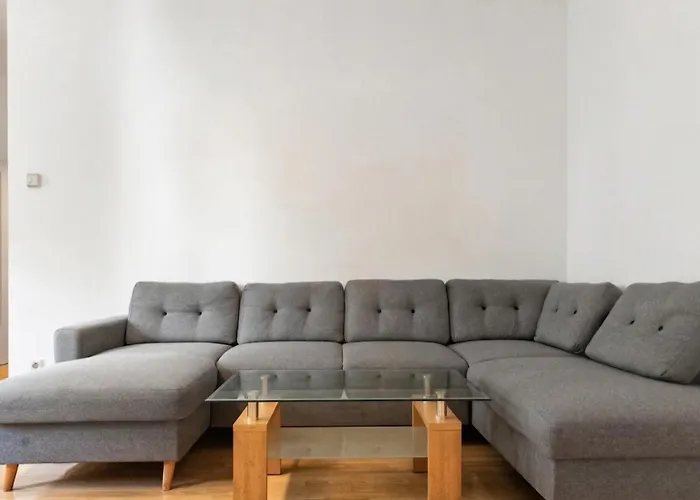 Apartment Modern 2br & 1lr Near Westbahnhof For 6 Guests