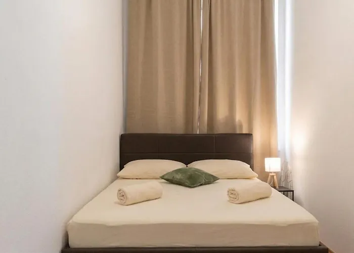 Apartment Modern 2br & 1lr Near Westbahnhof For 6 Guests