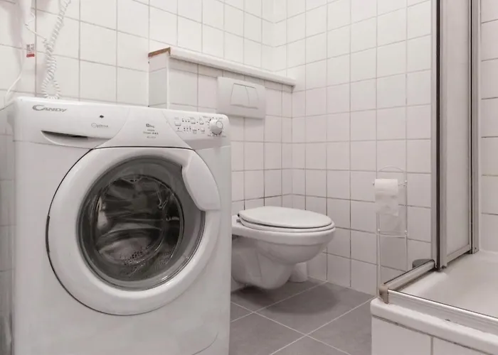 Apartment Modern 2br & 1lr Near Westbahnhof For 6 Guests Vienna